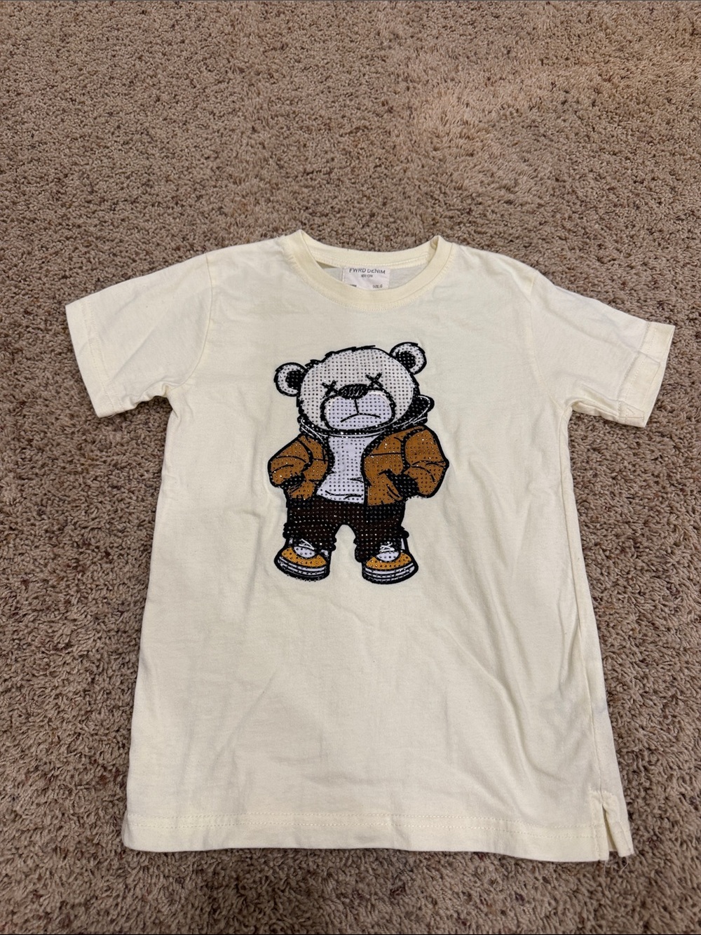 Cream Bear Graphic Short Sleeve Tee